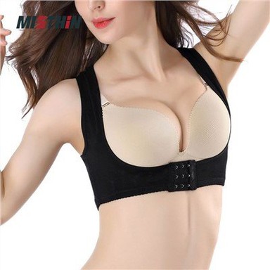 Modella reggiseno push up